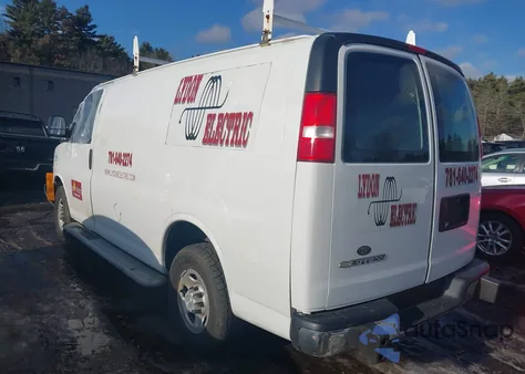 2018 Chevrolet Express 2500 Work Van z USA, uszkodzony, nr VIN 1GCWGAFG3J1909359